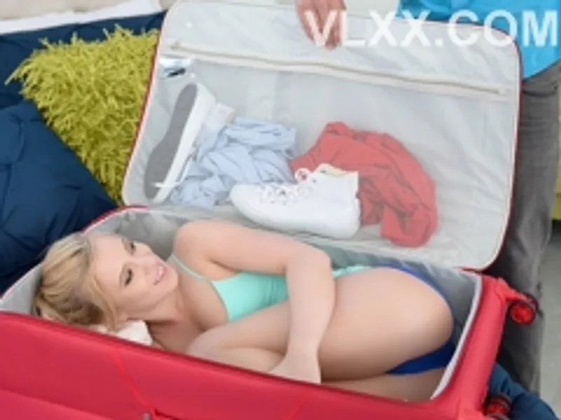 Món quà bất ngờ, nện gái tây sướng lắm...