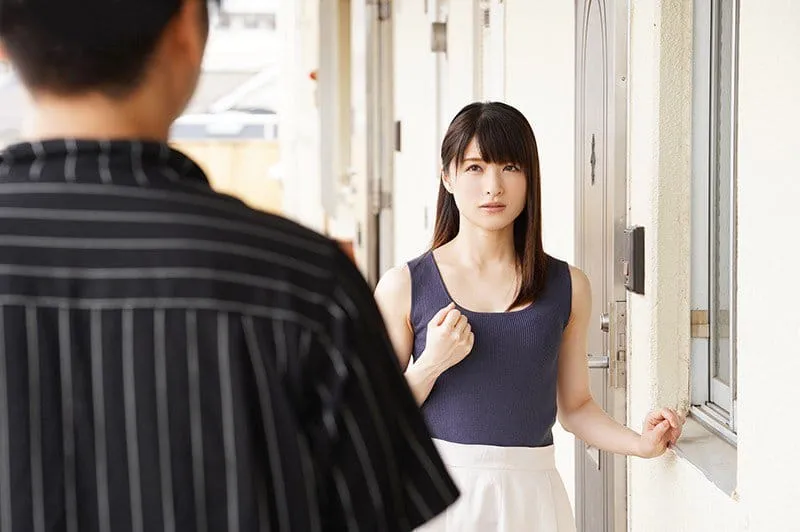 Cãi nhau với gã chồng, bà xã ăn nằm với cậu thanh niên hàng xóm