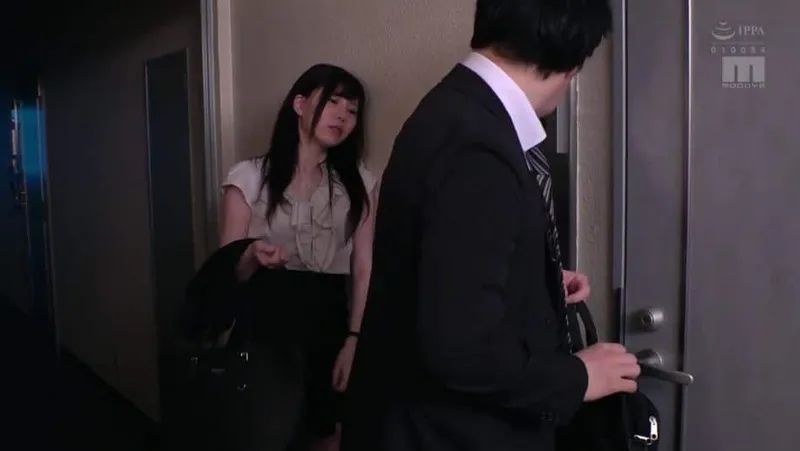 Vợ cạnh bên nhà nhận nhầm tôi là người chồng trong một hôm say xỉn